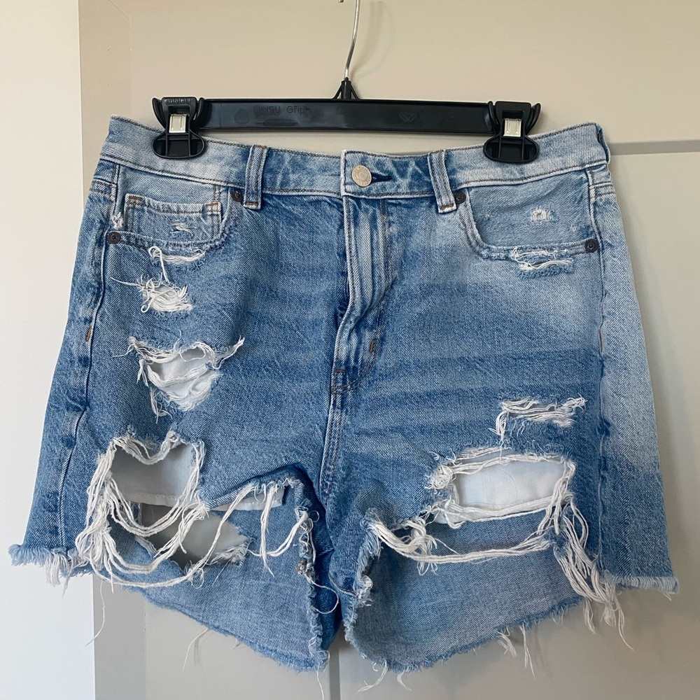 Women’s American Eagle Mom Shorts